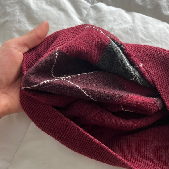 Croft & Barrow Mens Burgundy & Gray Argyle Lightweight V-Neck Sweater Small - Picture 8 of 9